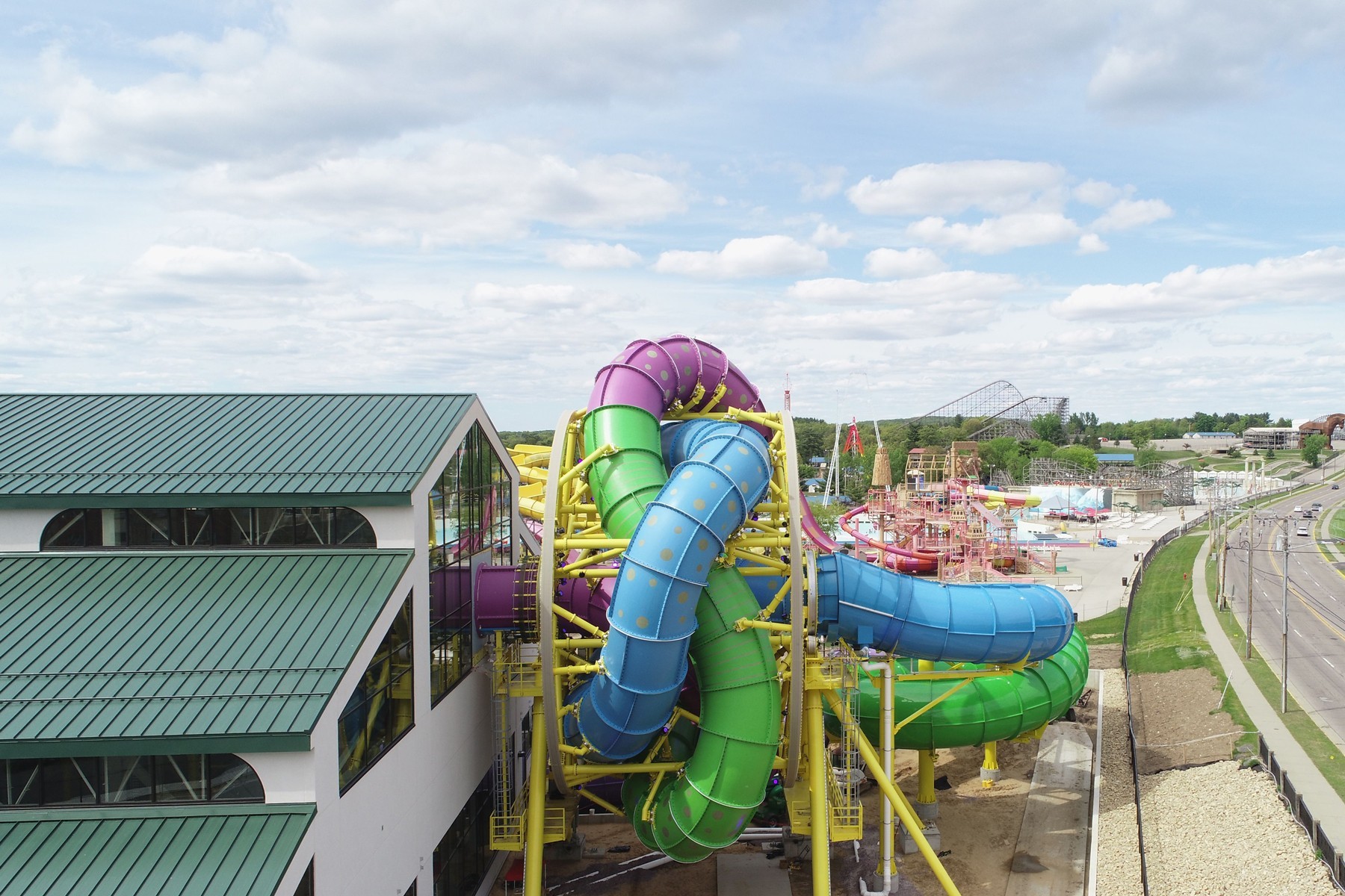 News at 9: America's first rotating waterslide, Wait longer than ...