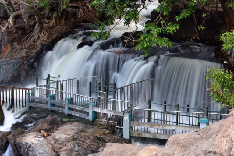 10 Must-Visit Waterfalls in Tamil Nadu - The Travel and Food Network