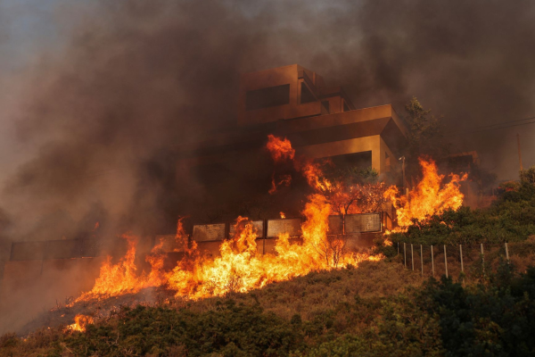 Greece Launches Massive Evacuation Of People And Tourists As Wildlife Blazes