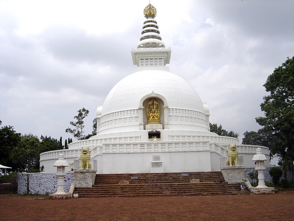 Shanti_Stupa,_Rajgir (1)