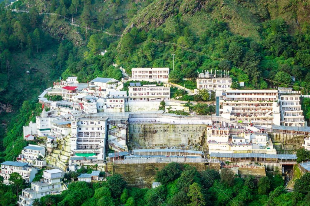 Spiritual Tourism: A Complete Travel Guide To Prepare For Vaishno Devi Yatra