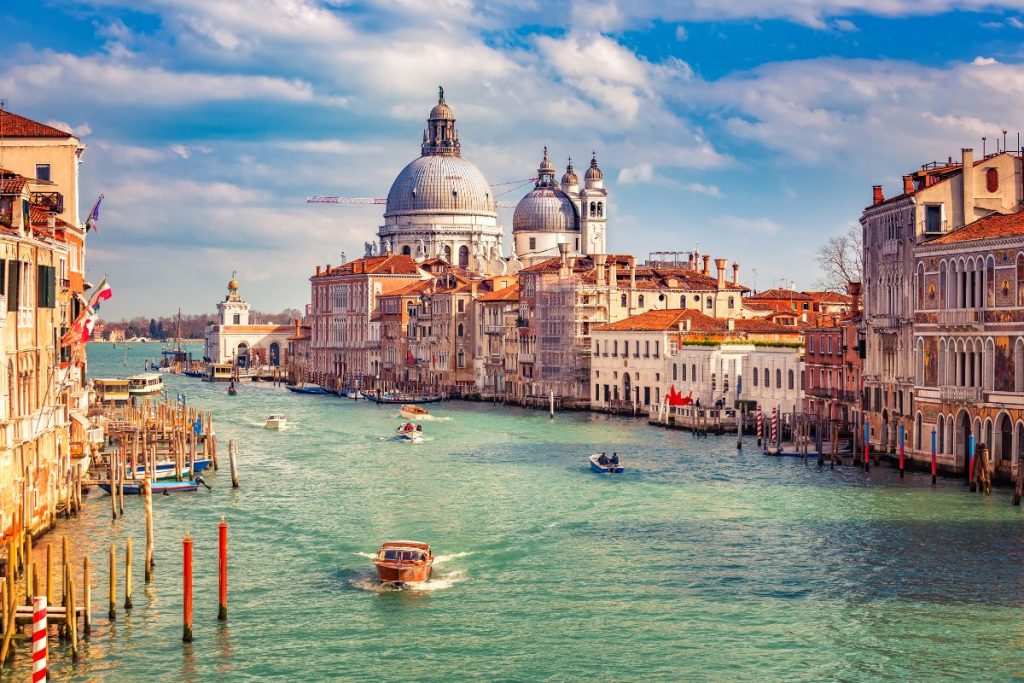 12-Day Multi-Destination Europe Tour from London to Amsterdam, Venice, Rome and Paris